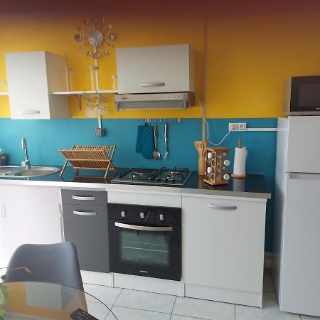 Le Dominad Bas De Villa 700M Du Bain Chaud Canalsat Gratuit Parking Prive Gratuit Wi Fi Gratuit Bouillante Exterior photo