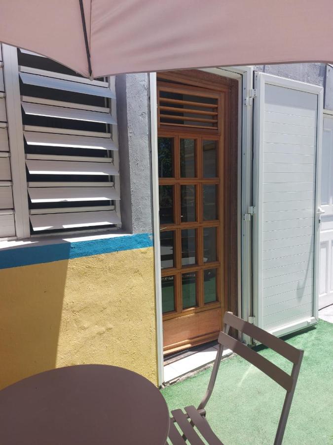 Le Dominad Bas De Villa 700M Du Bain Chaud Canalsat Gratuit Parking Prive Gratuit Wi Fi Gratuit Bouillante Exterior photo